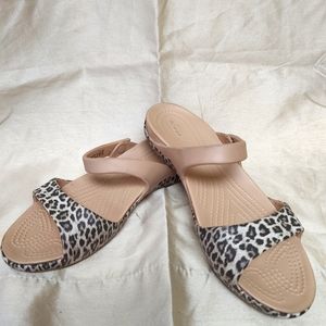 Crocs Dual Comfort Leopard Print Strappy Rubber Sandals Size 7